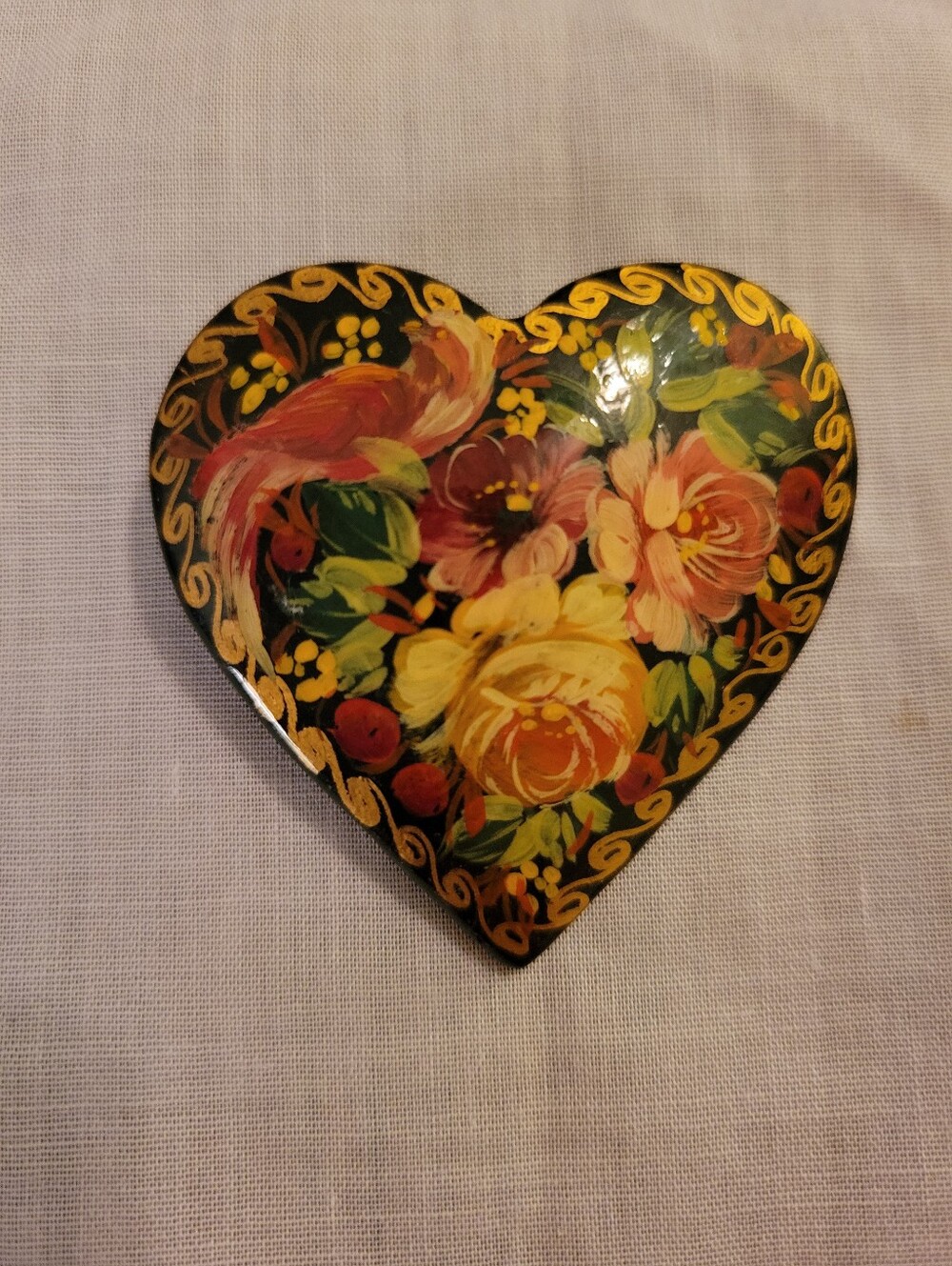 Vintage hand painted Russian lacquered heart-shaped brooch